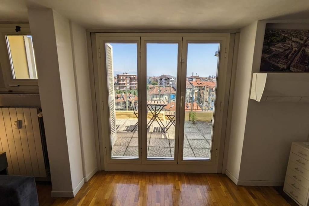 Amazing Apartment With View Near Metro Turijn Buitenkant foto